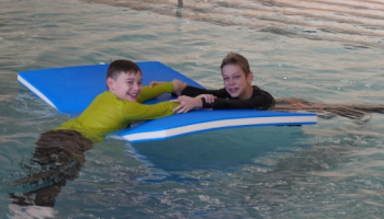 Schlafanzugschwimmen auch in der 5. Klasse